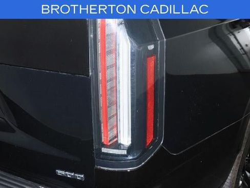 Certified 2025 Cadillac Escalade Premium Luxury w/ LPO, Floor Liner Package AWD/4WD image 15