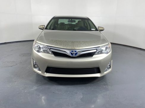 Used 2014 Toyota Camry XLE image 2