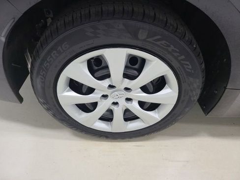 Used 2023 Toyota Corolla LE FWD image 31