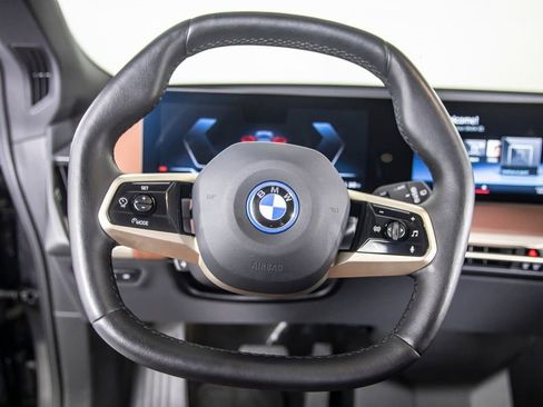 Used 2023 BMW iX xDrive50 w/ Sport Package AWD/4WD image 31