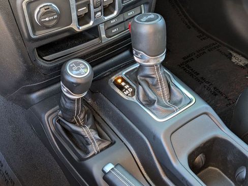 Used 2023 Jeep Wrangler Unlimited Sahara image 26