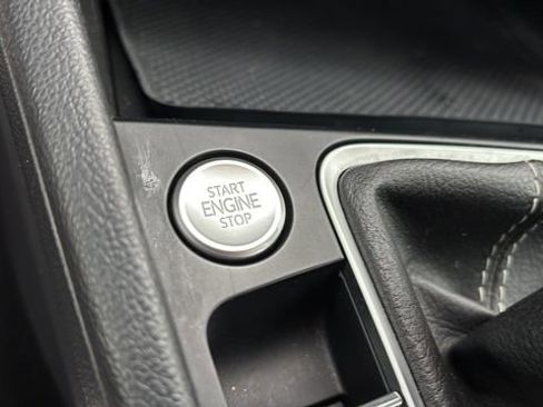 Used 2024 Volkswagen Jetta SE image 29