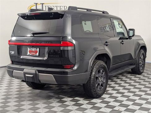 Used 2024 Lexus GX 550 image 7