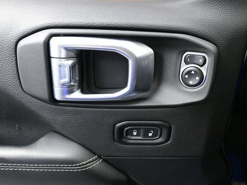 Used 2021 Jeep Wrangler Unlimited Sahara image 14