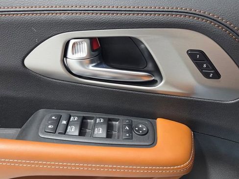 New 2026 Chrysler Pacifica Pinnacle image 31