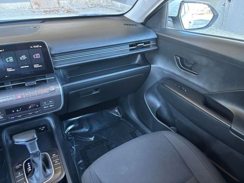 Used 2025 Hyundai Kona SEL image 31