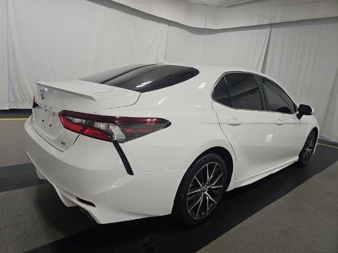 Used 2022 Toyota Camry SE w/ Carpet Mat Package (TMS) FWD image 4