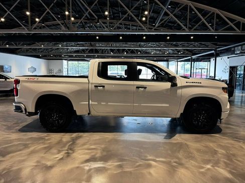 Used 2024 Chevrolet Silverado 1500 Custom w/ Turbomax Blackout Package AWD/4WD image 6
