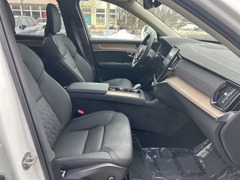 Used 2025 Volvo XC90 B5 Plus image 15