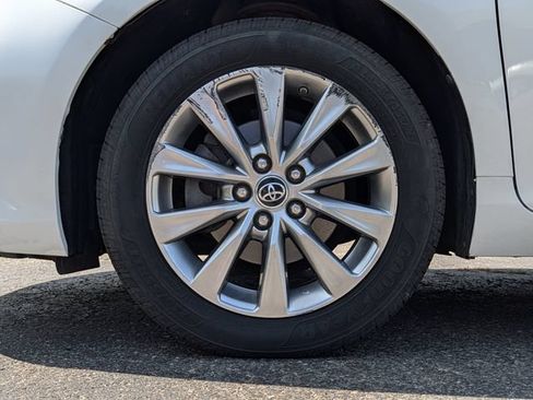 Used 2015 Toyota Camry XLE FWD image 7