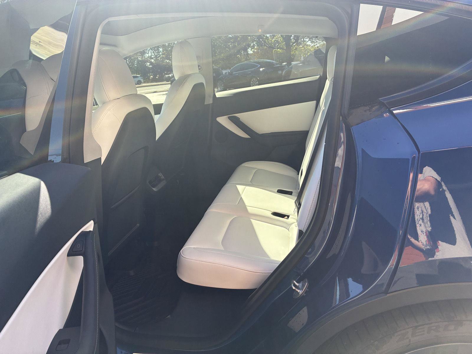 Used 2022 Tesla Model Y Performance AWD/4WD image 16