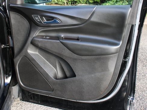 Used 2022 Chevrolet Equinox LT w/ Driver Convenience Package image 39