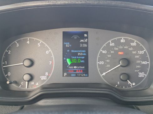 Used 2025 Toyota Corolla LE image 28