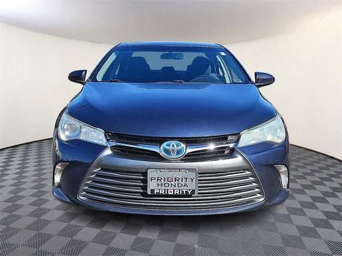Used 2016 Toyota Camry LE image 2