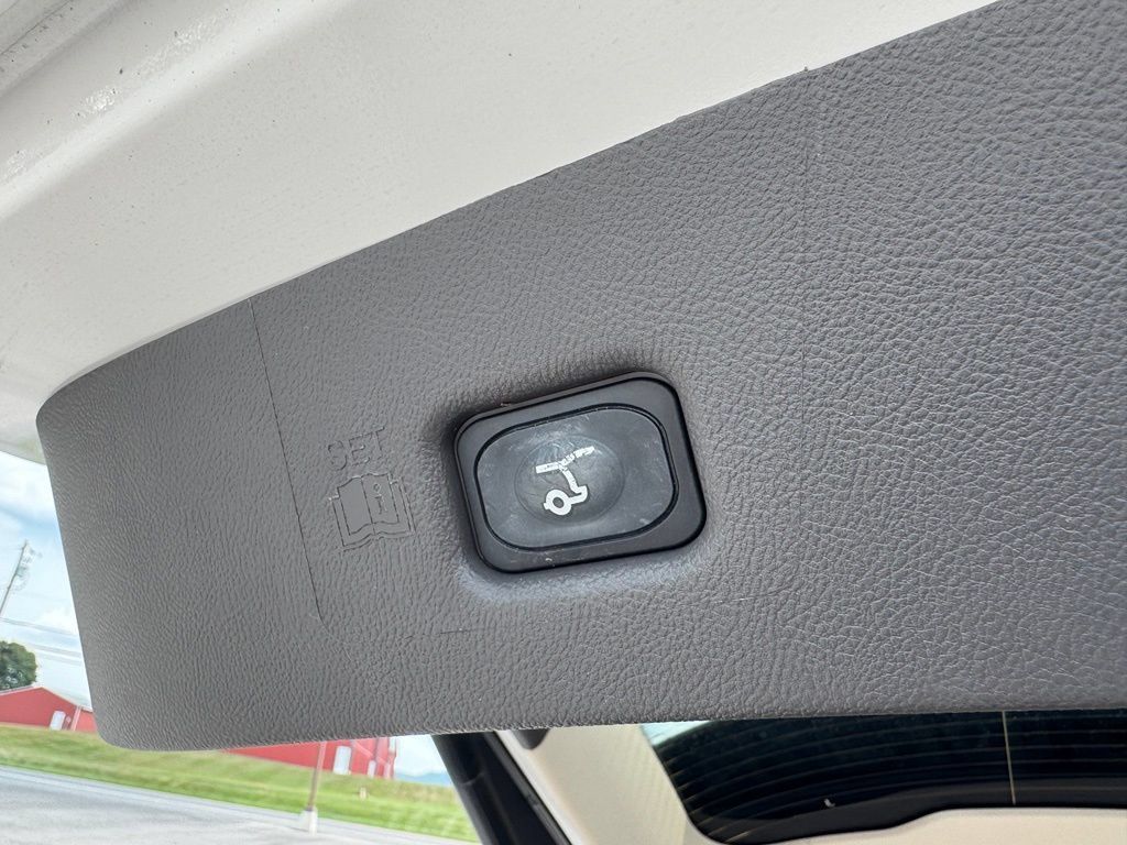 Used 2023 Lincoln Nautilus Reserve AWD/4WD image 27