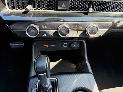 Used 2023 Honda Civic Sport image 28