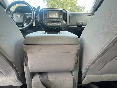 Used 2018 Chevrolet Silverado 1500 Custom w/ Custom Value Package RWD image 15