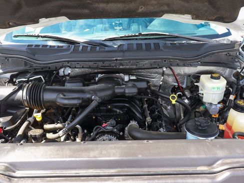 Used 2017 Ford F550 2WD Regular Cab Super Duty image 12