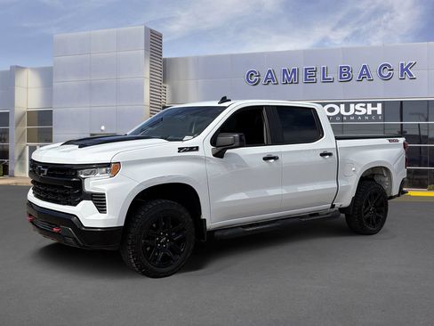 Used 2023 Chevrolet Silverado 1500 LT Trail Boss w/ LPO, Dark Essentials Package AWD/4WD image 2