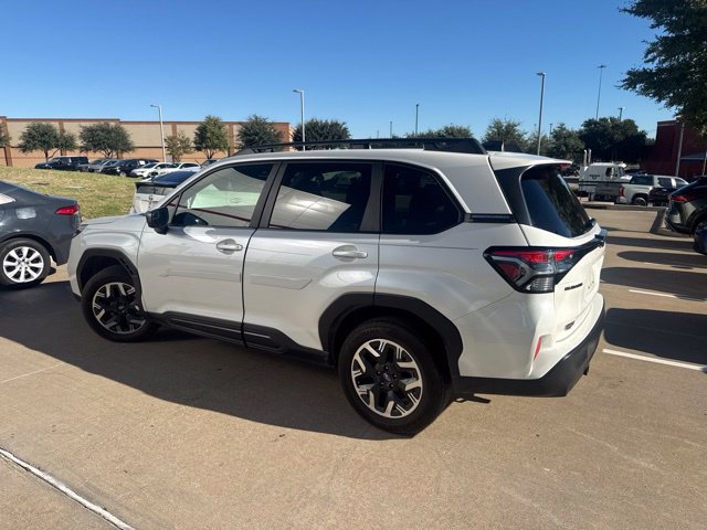 Used 2025 Subaru Forester Premium AWD/4WD image 4
