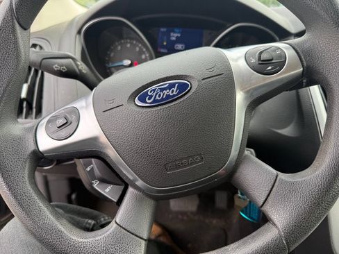 Used 2014 Ford Focus SE FWD image 5