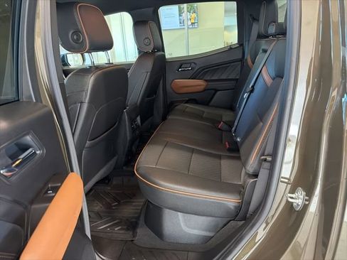 Used 2025 GMC Canyon AT4 w/ AT4 Premium Package image 17