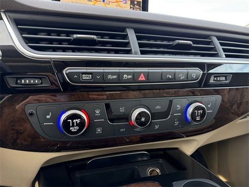 Used 2017 Audi Q7 3.0T Premium Plus image 16