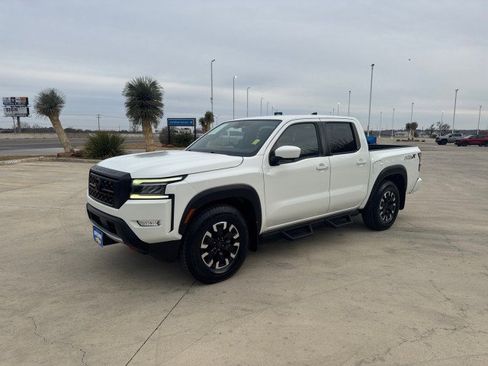 Used 2022 Nissan Frontier Pro-X image 3