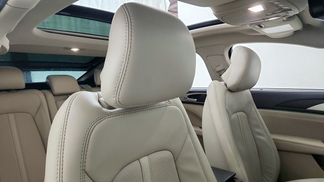 Used 2018 Lincoln MKZ Reserve w/ Technology Package FWD image 39