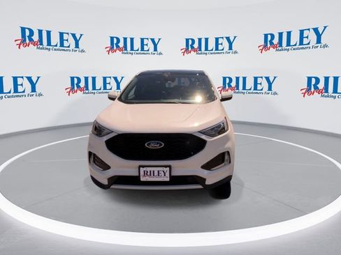 Used 2024 Ford Edge ST-Line w/ Class II Trailer Tow Package AWD/4WD image 3