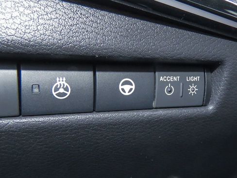 New 2025 Nissan Kicks SR w/ SR Premium Package image 27