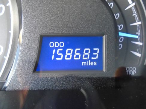 Used 2014 Toyota Camry LE image 16