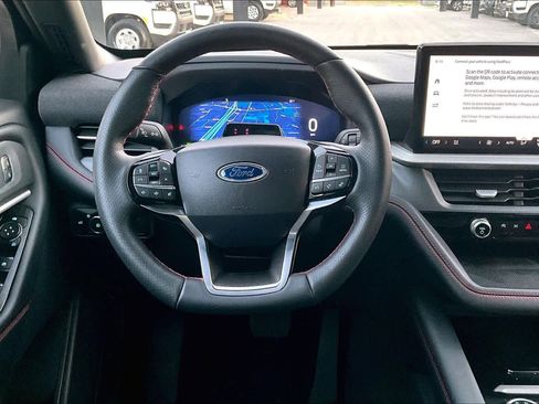 Used 2025 Ford Explorer ST-Line image 6