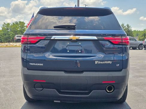 Used 2023 Chevrolet Traverse LT w/ LT Premium Package FWD image 7