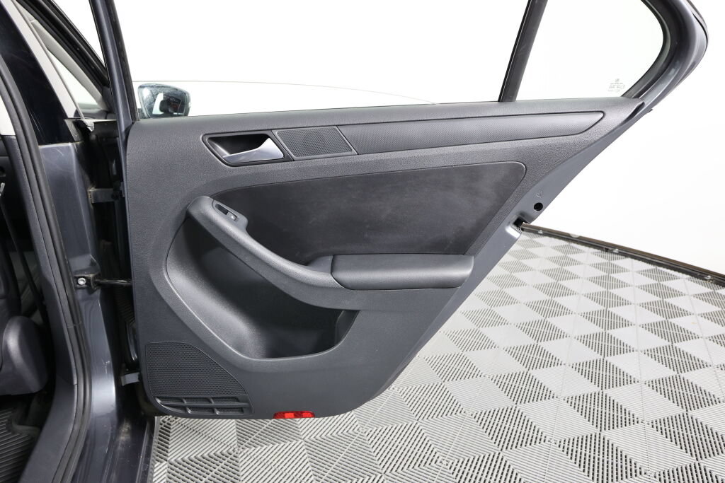 Used 2014 Volkswagen Jetta SE FWD image 21