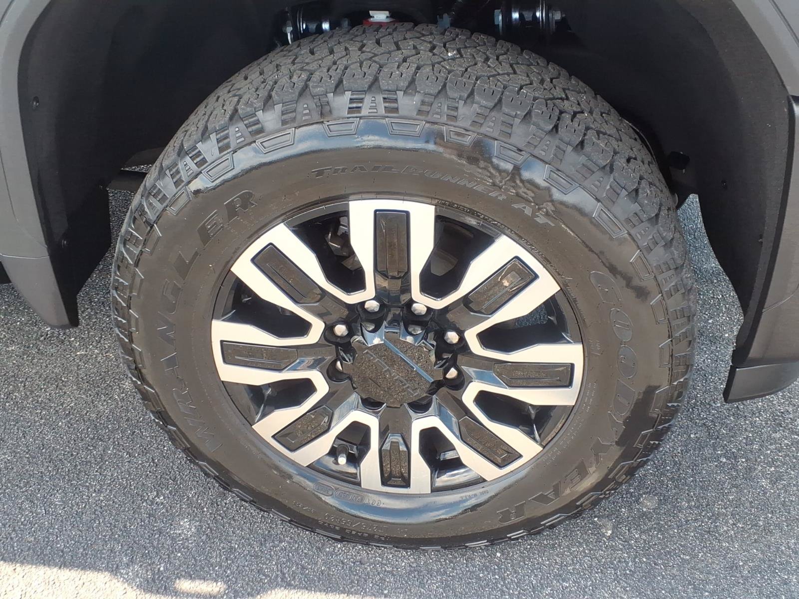 Used 2024 GMC Sierra 3500 Denali Ultimate AWD/4WD image 8