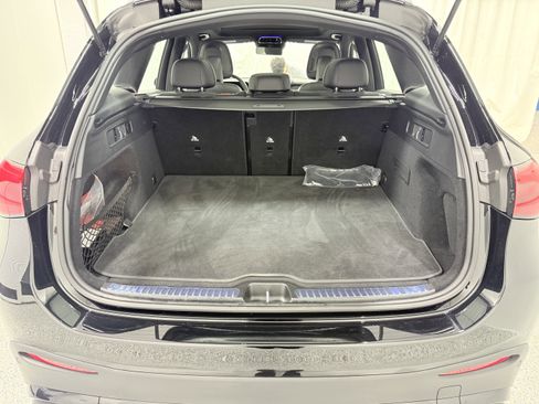 Used 2024 Mercedes-Benz GLC 43 AMG 4MATIC image 23