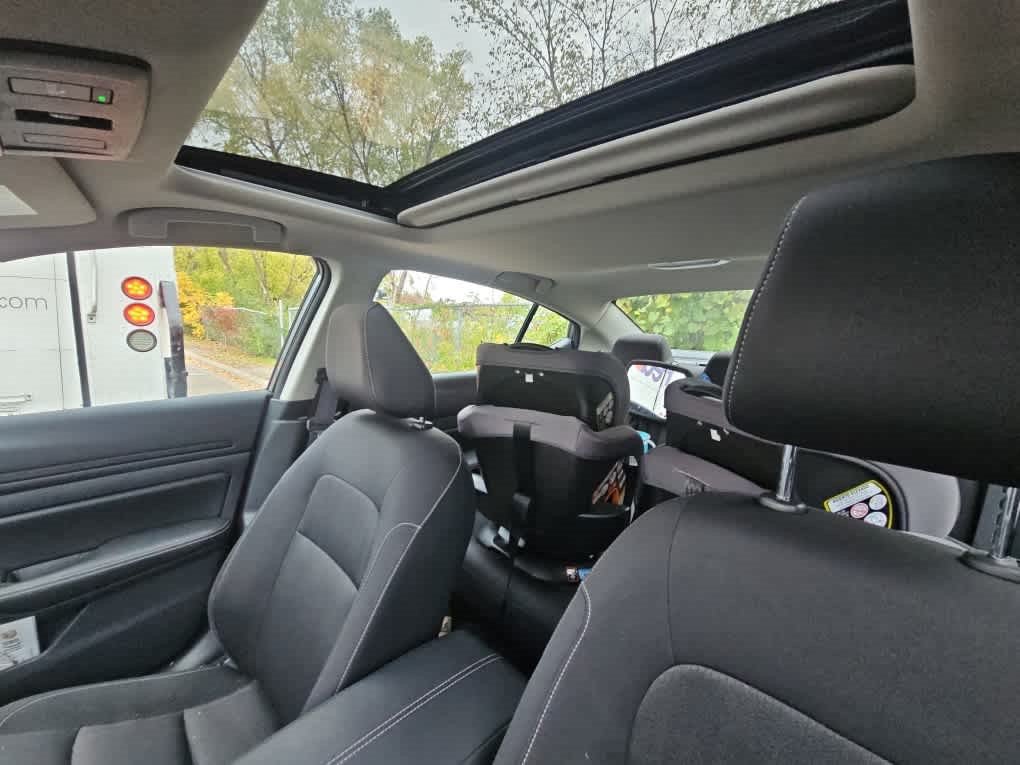 Used 2024 Nissan Altima 2.5 SV w/ SV Premium Package AWD/4WD image 8