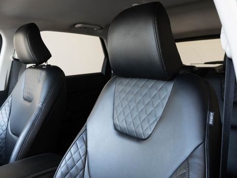 Used 2023 Ford Edge Titanium image 17