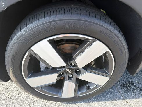 Used 2024 Hyundai Santa Fe Limited FWD image 11