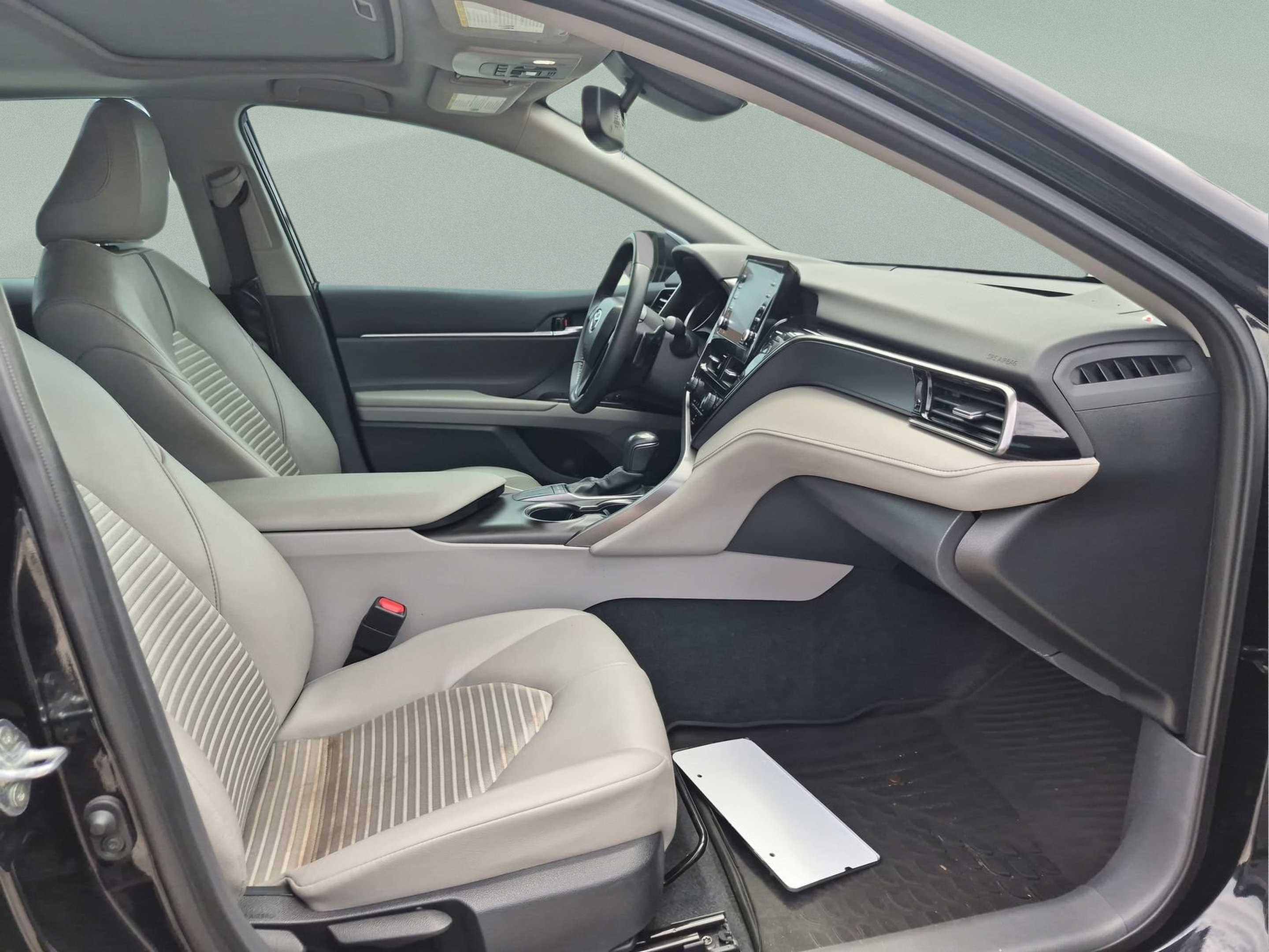 Used 2024 Toyota Camry SE w/ Convenience Package FWD image 20