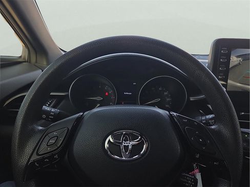 Used 2019 Toyota C-HR LE image 19
