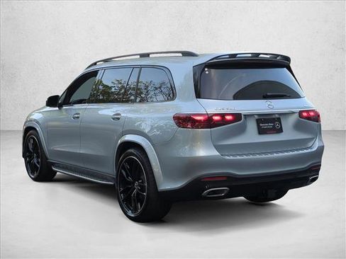New 2026 Mercedes-Benz GLS 580 4MATIC image 9
