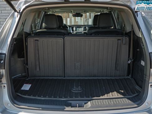 Used 2019 Toyota Highlander XLE AWD/4WD image 26