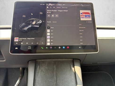 Used 2024 Tesla Model Y Performance AWD/4WD image 16