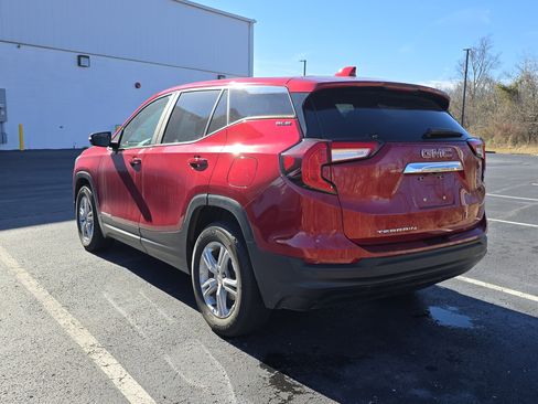 Used 2023 GMC Terrain SLE image 6