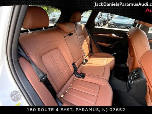 Used 2023 Audi Q5 2.0T Premium w/ Convenience Package AWD/4WD image 19