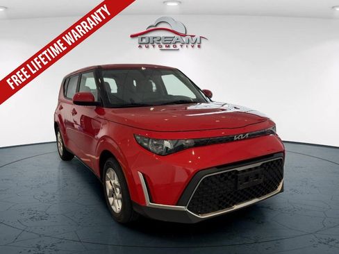 Used 2024 Kia Soul LX w/ Option Group 015 FWD image 1