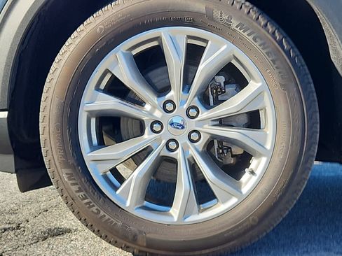 Used 2023 Ford Explorer XLT w/ Equipment Group 202A image 6