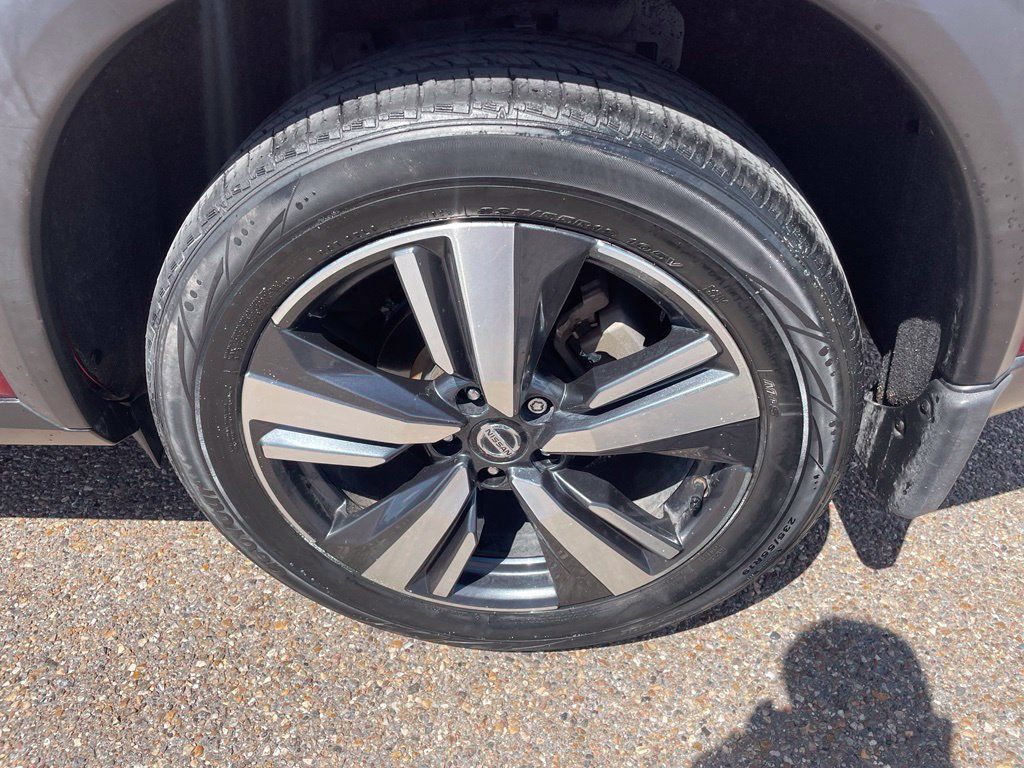 Used 2021 Nissan Rogue Platinum FWD image 17